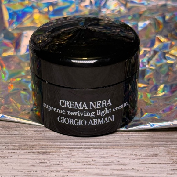 GIORGIO ARMANI Crema Nera Supreme Reviving Light Cream - 5mL Travel Sized - Picture 2 of 4
